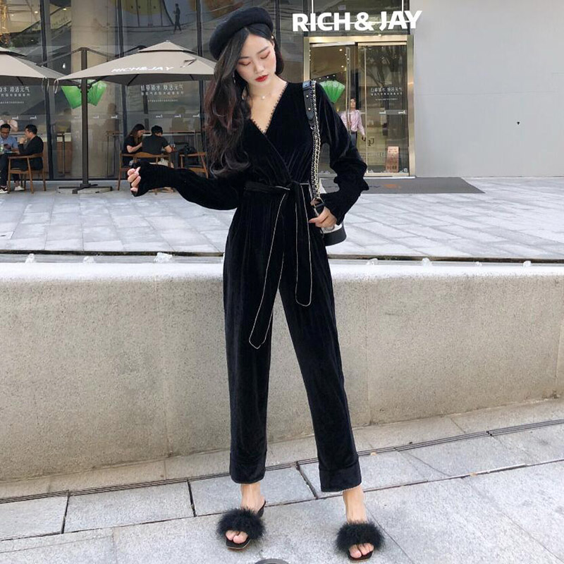 時尚絲絨收腰顯瘦連體褲女秋裝新款氣質V領寬松長袖黑色連衣褲子